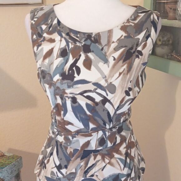 Connected Apparel ELegant Sleeveless Layered Dress. Career. Tiered. Floral - Picture 2 of 8